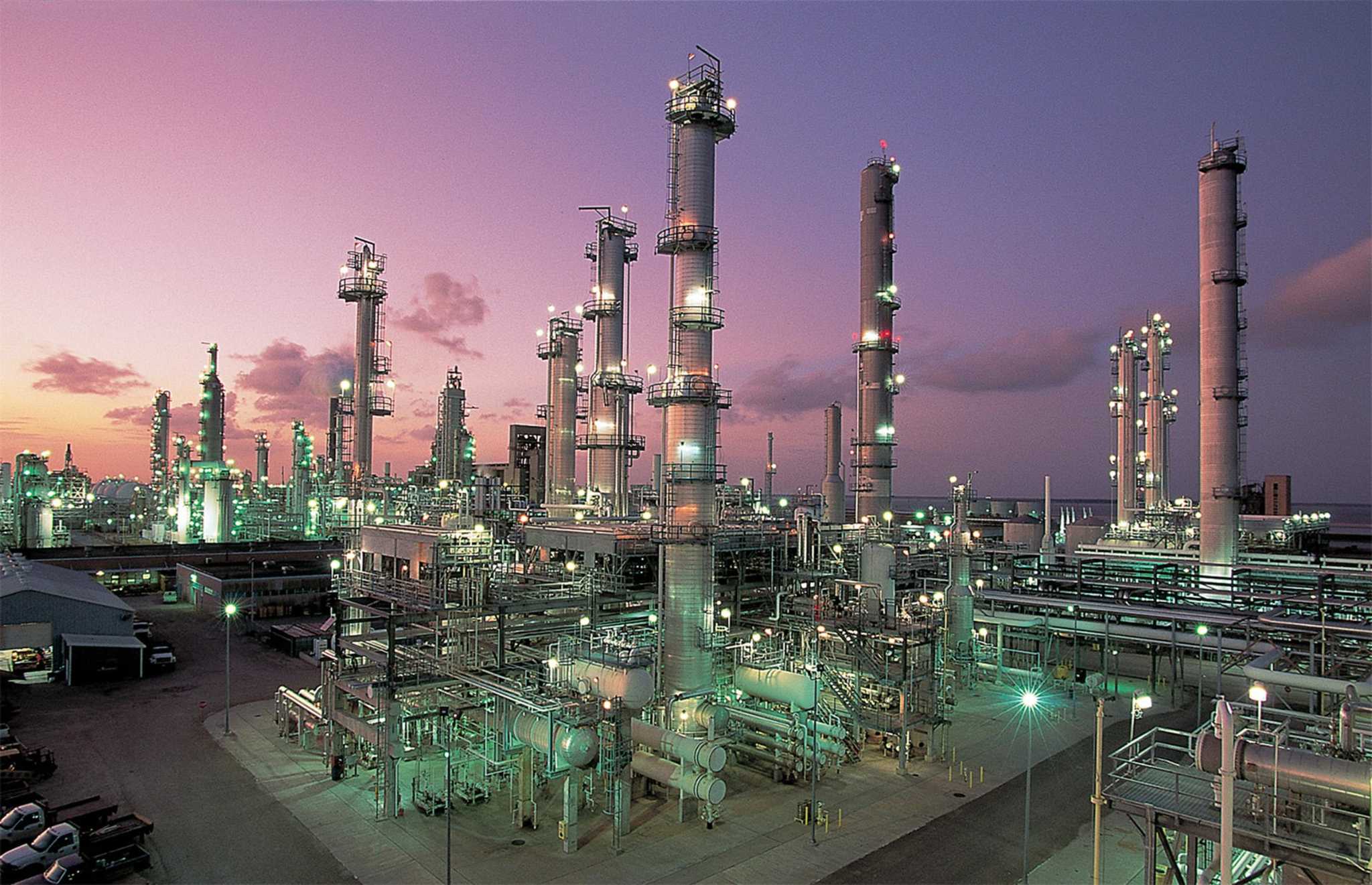 NEW REFINERIES 炼油厂